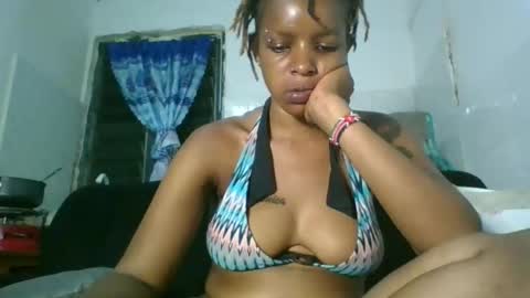 blonde_queenie online show from April 9, 2026, 11:32 pm