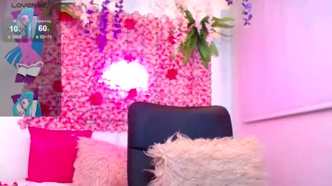 blonde_squirt_ online show from March 5, 2025, 2:36 am