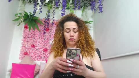 blonde_squirt_ online show from December 15, 2025, 11:53 pm