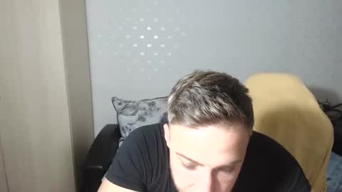 Snapshot of blondeagle chatting on December 11, 2024, 8:39 pm Mr Blond online show from December 11, 2024, 8:39 pm