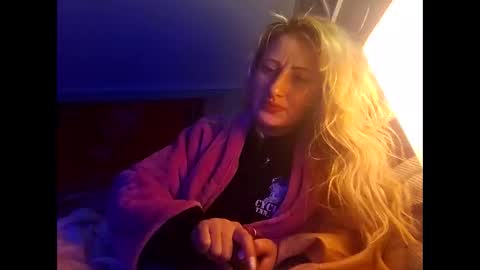 Snapshot of blondebellaaa3 chatting on January 24, 2025, 8:02 am Gia online show from January 24, 2025, 8:02 am