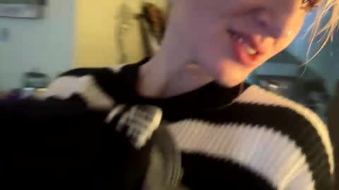 Snapshot of blondebellaaa3 chatting on November 14, 2025, 8:07 pm Gia online show from November 14, 2025, 8:07 pm