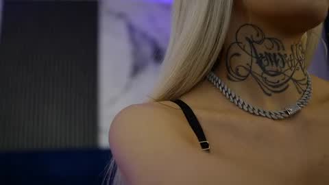 blondie_muller online show from April 7, 2026, 8:09 pm