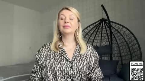blondie_xoxoxo online show from April 15, 2026, 10:11 am