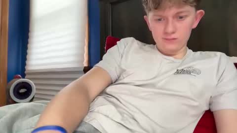 Snapshot of blondiedicks1 chatting on December 4, 2025, 1:53 pm blondiedicks1 online show from December 4, 2025, 1:53 pm