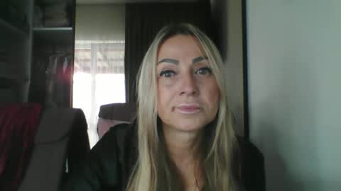 Iren online show from October 12, 2025, 9:19 am