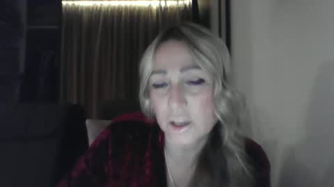 Iren online show from October 15, 2025, 8:58 am