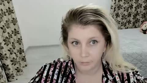 Snapshot of blondysarah chatting on March 1, 2026, 9:28 pm blondysarah online show from March 1, 2026, 9:28 pm