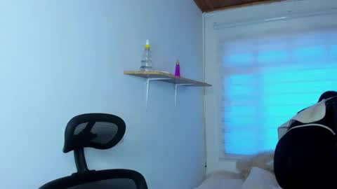 bloom_flower1 online show from December 1, 2025, 11:59 am