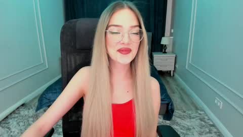 Sophia online show from January 30, 2025, 7:37 pm