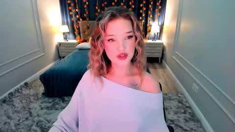 Sophia online show from November 9, 2025, 8:07 pm