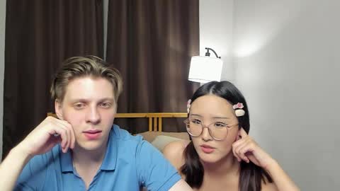 Snapshot of blossomandbee chatting on March 22, 2026, 7:39 pm Sasha and Maria online show from March 22, 2026, 7:39 pm