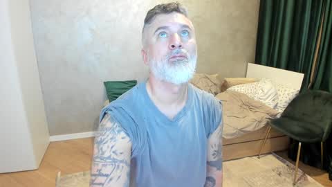 Snapshot of blowmyxxl chatting on February 7, 2025, 7:17 pm Nico online show from February 7, 2025, 7:17 pm