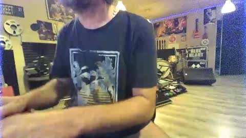 Snapshot of blue73524833 chatting on April 15, 2026, 12:17 am blue73524833 online show from April 15, 2026, 12:17 am