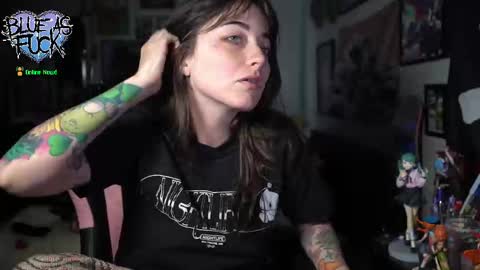 Blue online show from September 23, 2025, 2:03 am