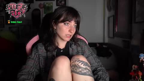 Blue online show from November 18, 2025, 1:11 am