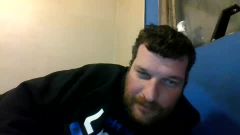 bluedemoneyes1986 online show from February 12, 2025, 2:03 am