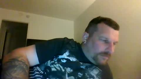 bluedemoneyes1986 online show from September 17, 2025, 2:24 am