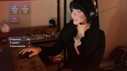 Blue online show from December 10, 2024, 4:13 am