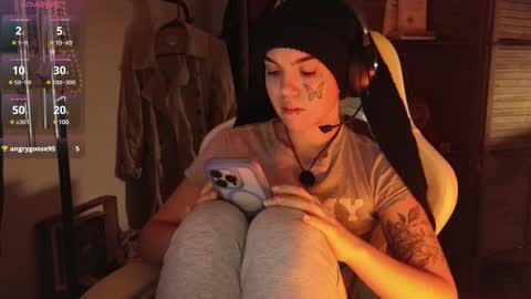 Blue online show from March 9, 2025, 6:39 am