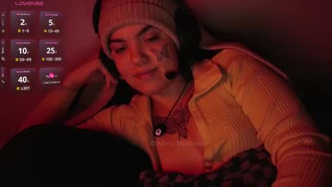 Blue online show from September 28, 2025, 3:12 am