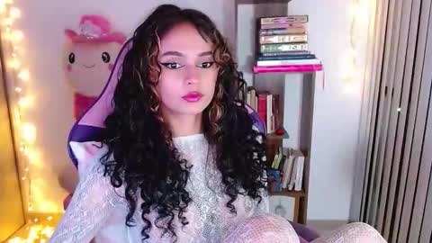 Im Abril .. Nice to meet you  thumb up me please its important  INDEPENDENT MODEL online show from February 18, 2026, 1:45 am