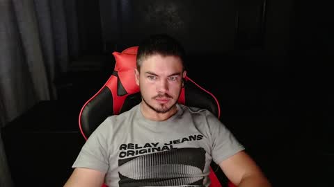 blueeyeboy0 online show from December 14, 2024, 4:12 am