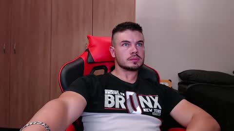 blueeyeboy0 online show from January 7, 2025, 9:35 pm