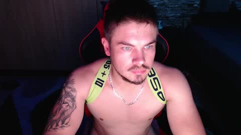 blueeyeboy0 online show from February 16, 2025, 8:11 pm