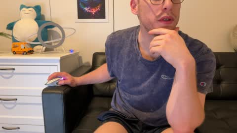 blueeyedtallguy online show from December 26, 2024, 4:10 am