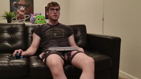 blueeyedtallguy online show from October 7, 2025, 1:25 am