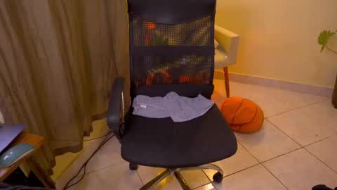 FLORAA online show from November 20, 2025, 8:25 am