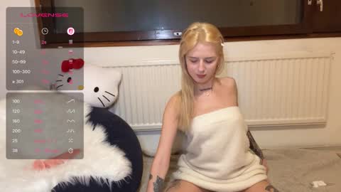 Snapshot of blushandburn chatting on November 11, 2025, 4:07 pm Delle online show from November 11, 2025, 4:07 pm