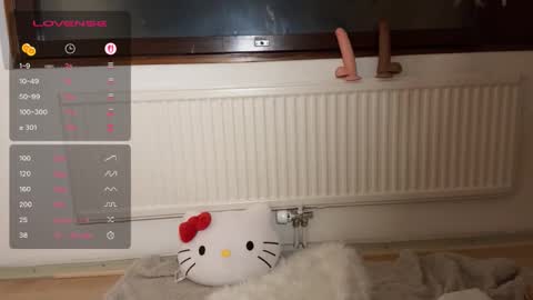 Snapshot of blushandburn chatting on November 12, 2025, 5:35 pm Delle online show from November 12, 2025, 5:35 pm