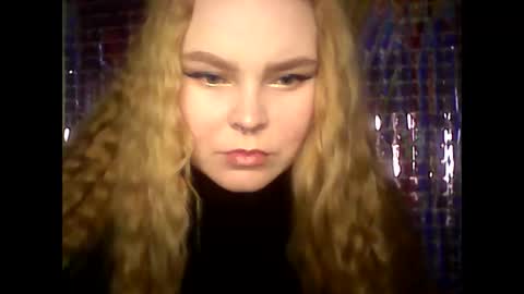 Snapshot of blushing_star chatting on February 21, 2025, 8:18 am blushing_star online show from February 21, 2025, 8:18 am
