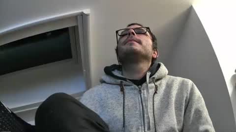 bo22222222 online show from December 1, 2025, 8:03 pm