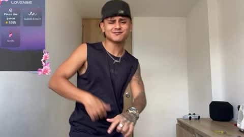 Bob  INDEPENDENT MODEL online show from April 11, 2026, 6:01 pm