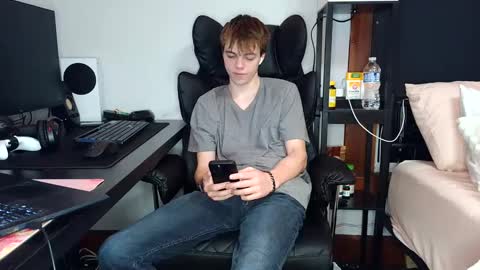 bobby72738 online show from September 24, 2025, 2:26 am