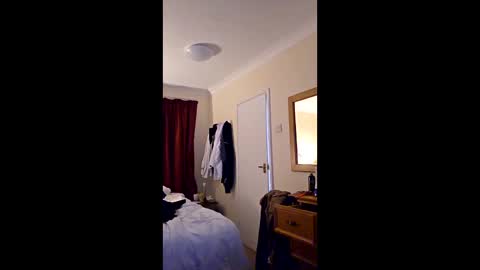 boby4567586535 online show from May 6, 2026, 3:35 am