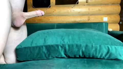 Nail and Olivia online show from October 28, 2025, 11:25 am