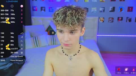 ALEXPVT IS OPEN online show from February 24, 2025, 3:33 am