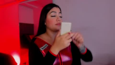 Bonnie  online show from April 13, 2026, 11:37 am