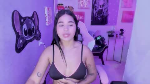 Snapshot of bonnie_benet chatting on April 5, 2026, 4:31 am Bonnie online show from April 5, 2026, 4:31 am