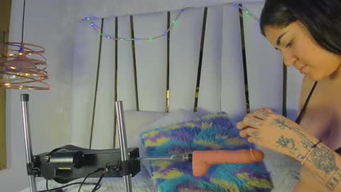 Bonnie online show from November 16, 2025, 7:19 pm