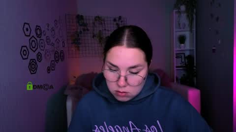 Bonnie online show from April 2, 2026, 6:55 am