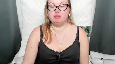 Bonnie online show from October 29, 2025, 5:31 am