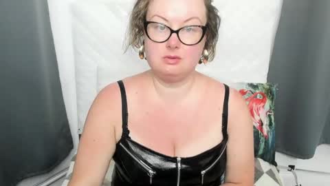 Bonnie online show from June 2, 2026, 5:20 am