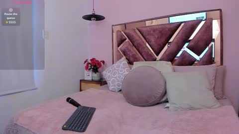 Bonny Jones online show from September 22, 2025, 7:05 pm