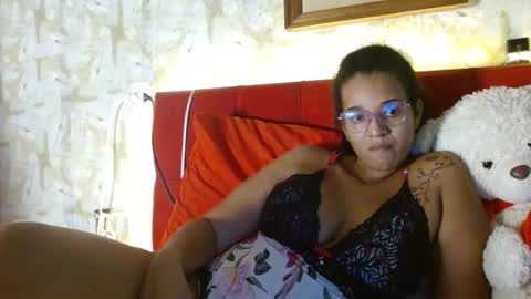 Queen Bon Vivantt online show from January 6, 2025, 2:37 am