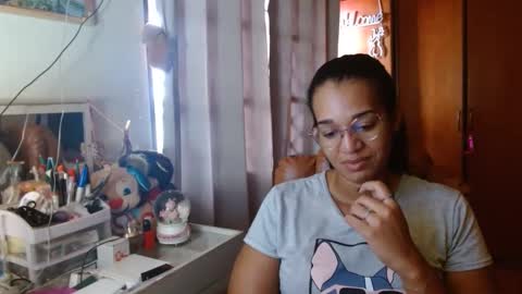 Queen Bon Vivantt online show from February 7, 2025, 1:53 pm